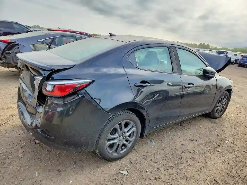 3MYDLBYV6KY517740 2019 TOYOTA YARIS-2