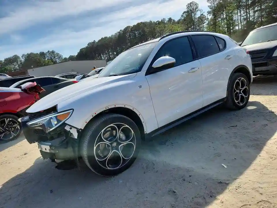 ZASPAKBN3P7D58962 2023 ALFA ROMEO STELVIO-0