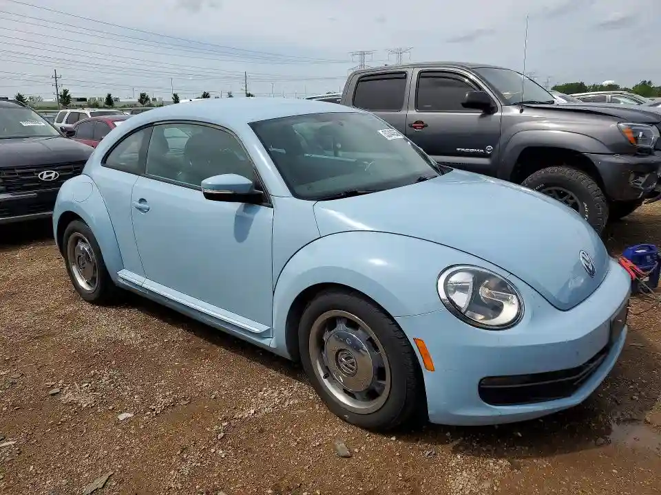3VWJX7AT0CM656599 2012 VOLKSWAGEN BEETLE-3