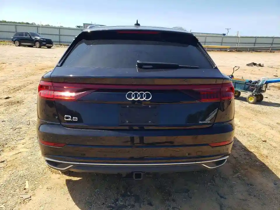 WA1CVAF10KD008626 2019 AUDI Q8-5