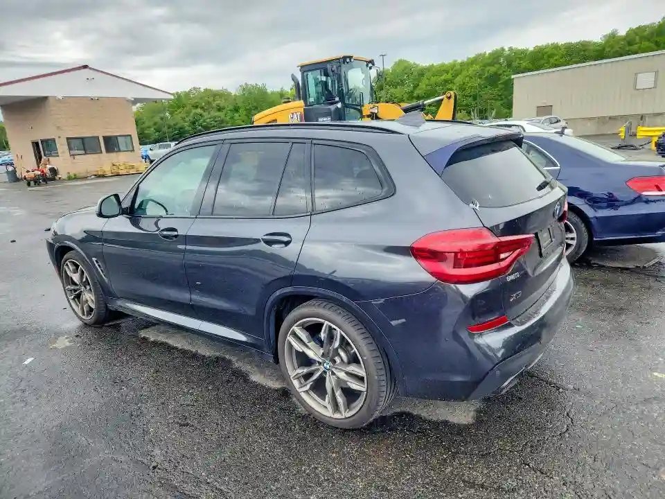 5UXTS3C5XJ0Y98560 2018 BMW X3-1