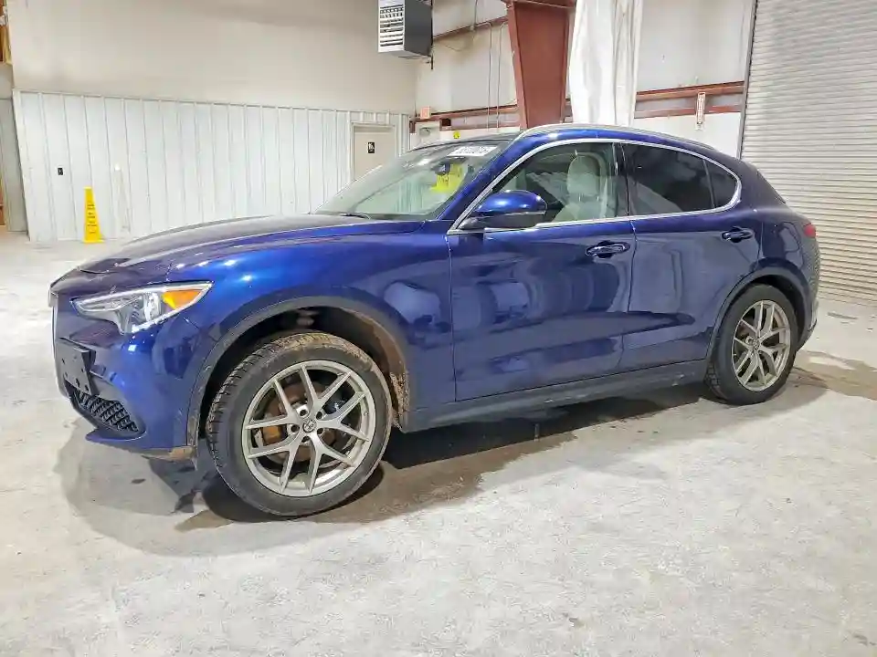 ZASFAKRN9J7C15863 2018 ALFA ROMEO STELVIO-0