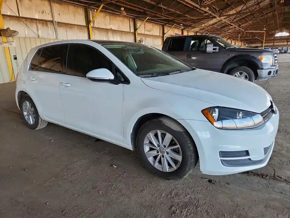 3VW217AUXGM014606 2016 VOLKSWAGEN GOLF-3