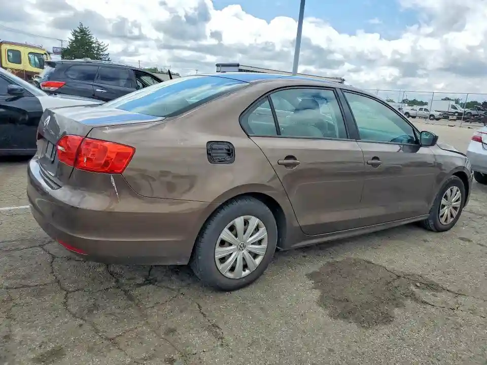 3VW2K7AJ7EM213788 2014 VOLKSWAGEN JETTA-2