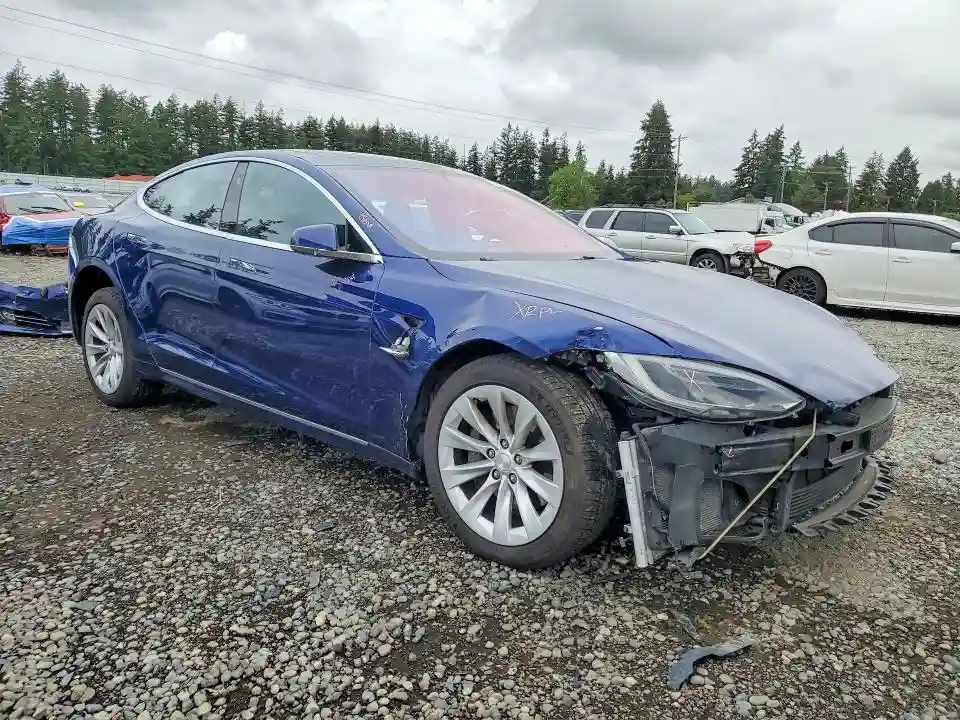 5YJSA1E24JF257235 2018 TESLA MODEL S-3