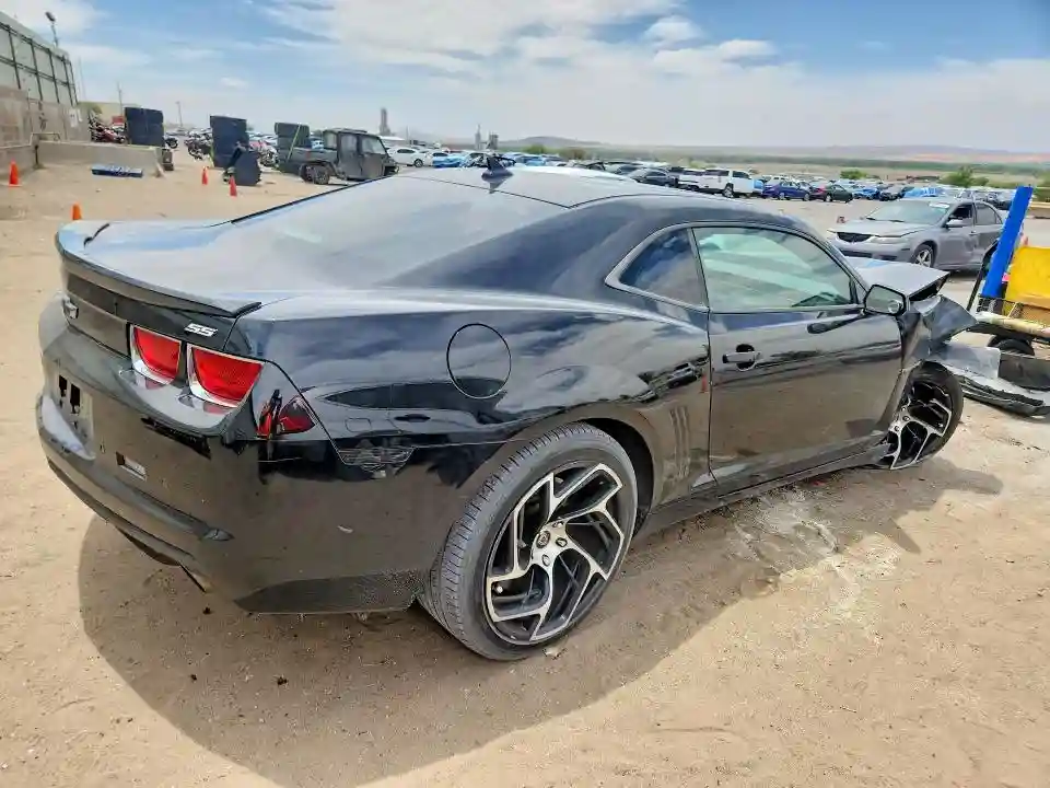 2G1FK1EJ0B9195238 2011 CHEVROLET CAMARO-2