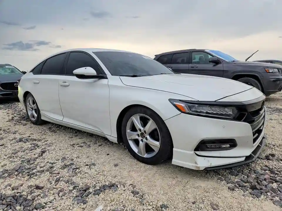 1HGCV2F92JA045115 2018 HONDA ACCORD-3