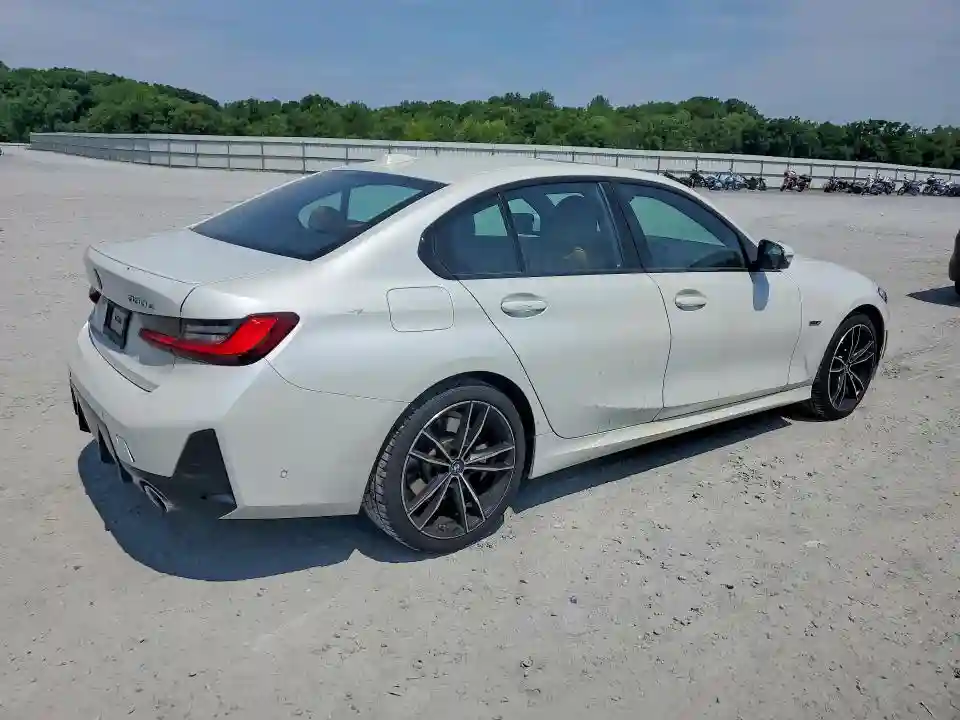 3MW39FF04P8D17063 2023 BMW 3 SERIES-2