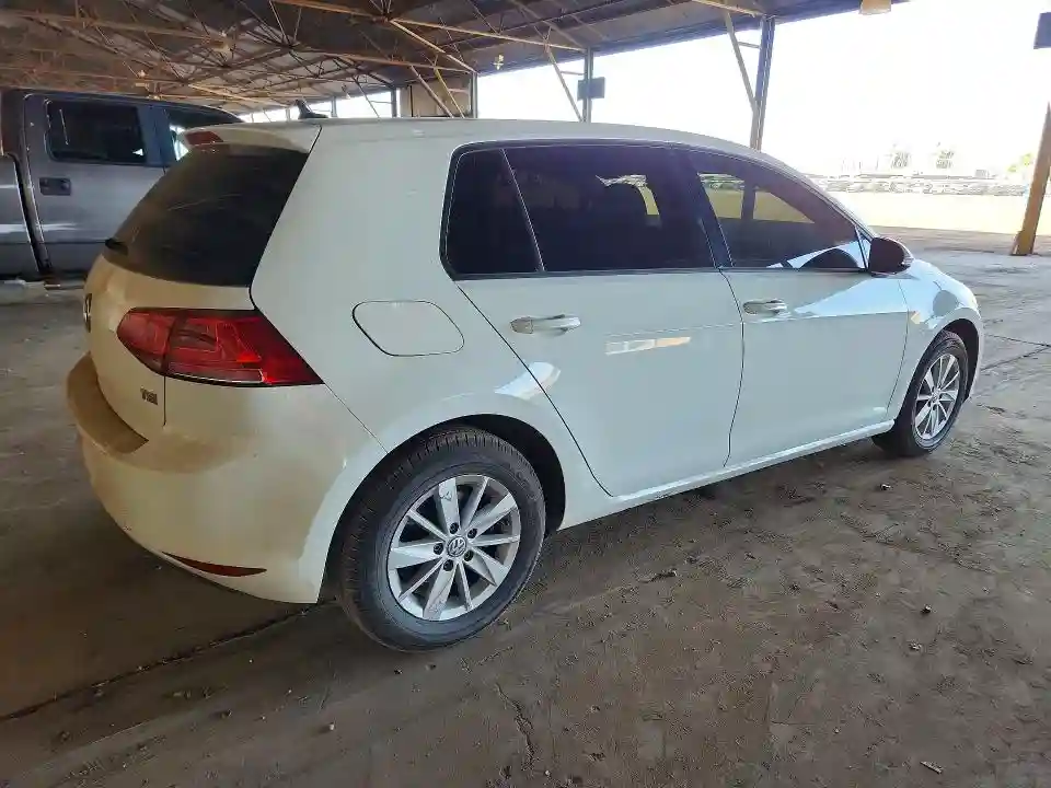 3VW217AUXGM014606 2016 VOLKSWAGEN GOLF-2