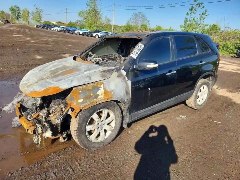 5XYKT3A1XBG092515 2011 KIA SORENTO-0