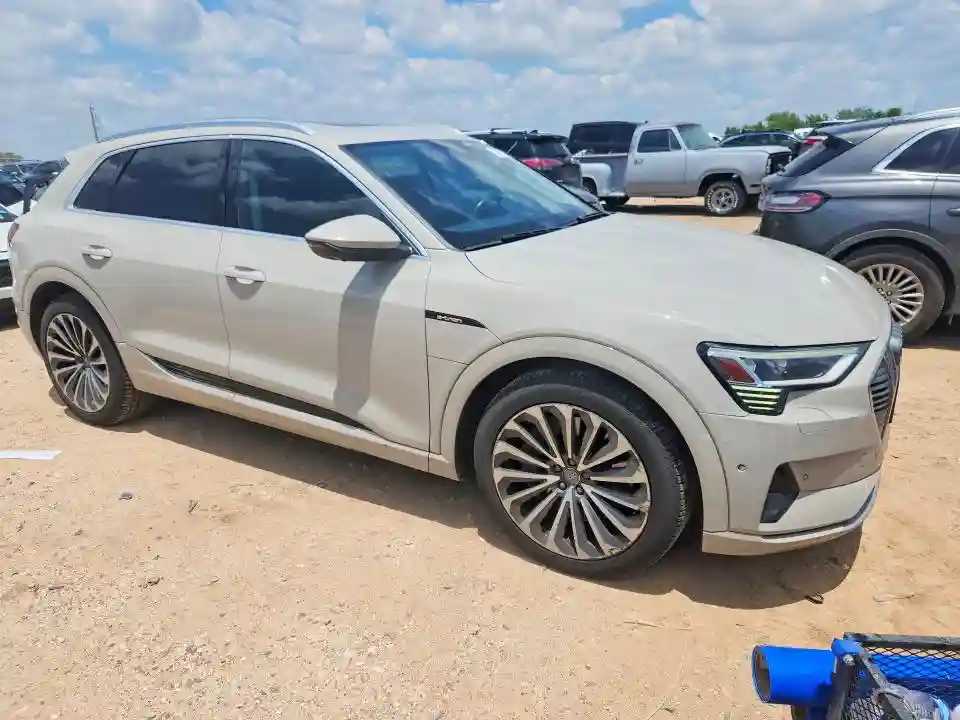 WA1VABGE5KB022870 2019 AUDI E-TRON-3