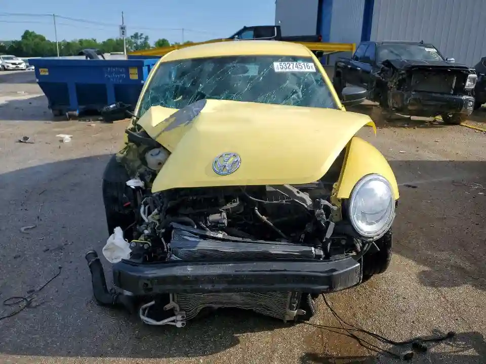 3VWF17AT9FM641210 2015 VOLKSWAGEN BEETLE-4