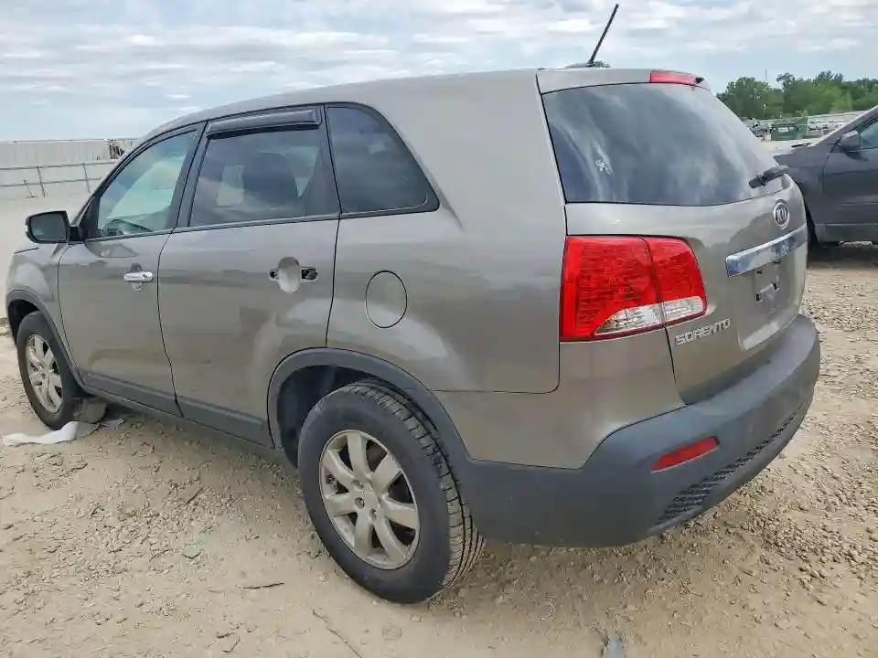 5XYKT3A14BG073765 2011 KIA SORENTO-1