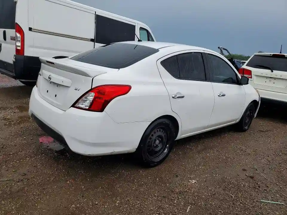 3N1CN7AP2KL878623 2019 NISSAN VERSA-2
