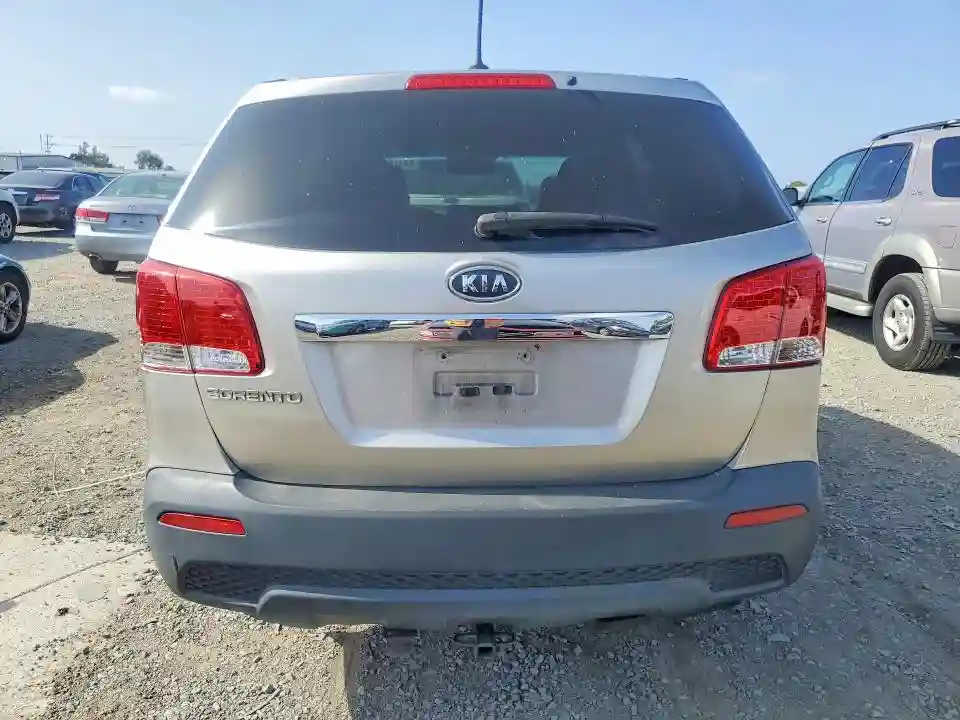 5XYKT3A11CG279823 2012 KIA SORENTO-5
