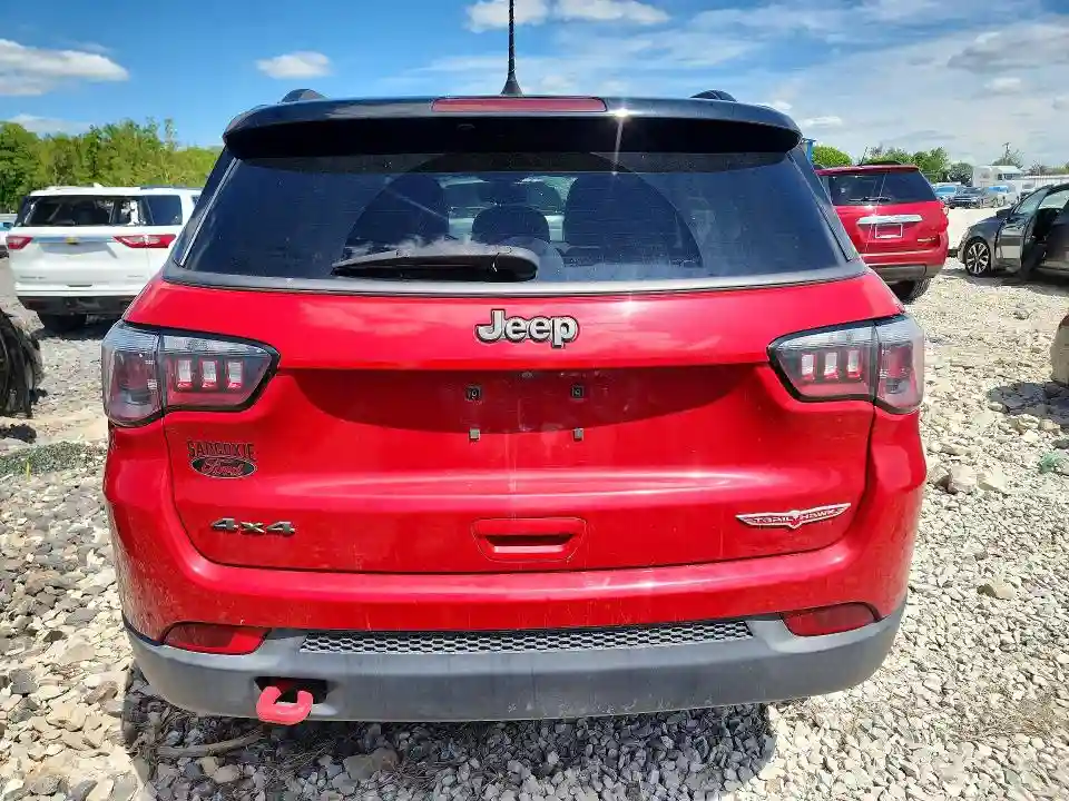 3C4NJDDB5JT345857 2018 JEEP COMPASS-5
