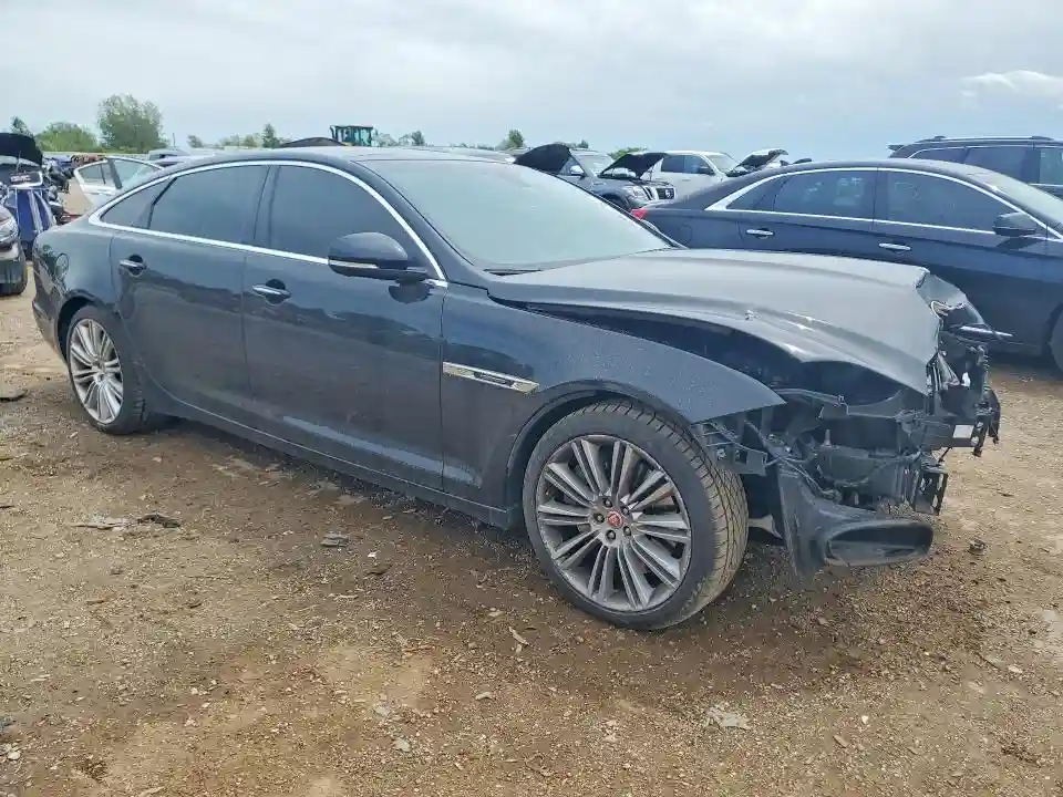 SAJWA2GEXGMW01831 2016 JAGUAR XJ-3