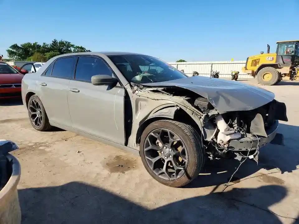 2C3CCABG4KH516112 2019 CHRYSLER 300-3