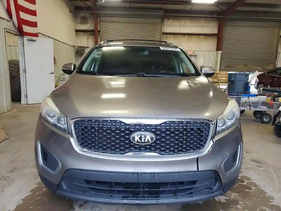 5XYPG4A39HG192437 2017 KIA SORENTO-4