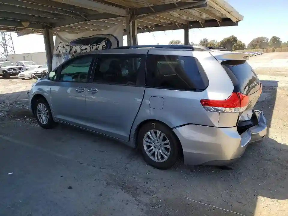 5TDYK3DCXBS043506 2011 TOYOTA SIENNA-1
