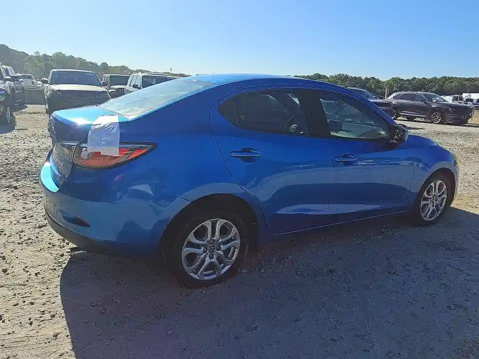 3MYDLBYV9HY169781 2017 TOYOTA YARIS-2