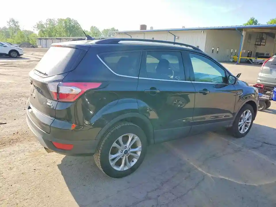 1FMCU9GD2JUC84218 2018 FORD ESCAPE-2