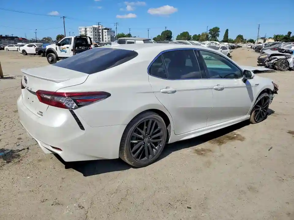4T1K31AK2MU551899 2021 TOYOTA CAMRY-2
