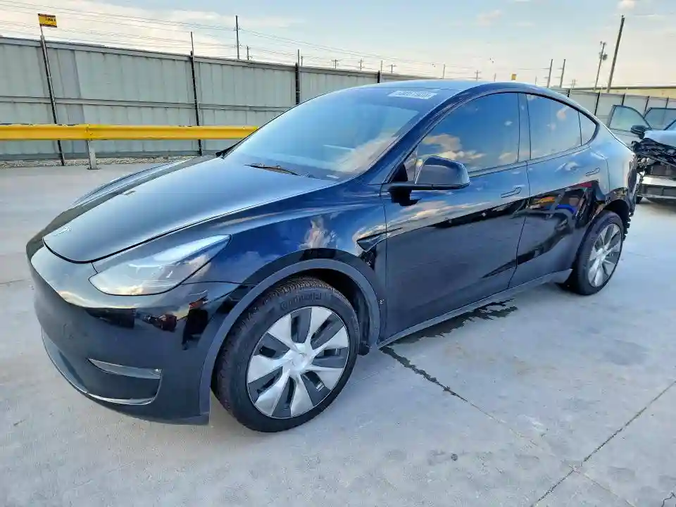 7SAYGDEE3PA090413 2023 TESLA MODEL Y-0
