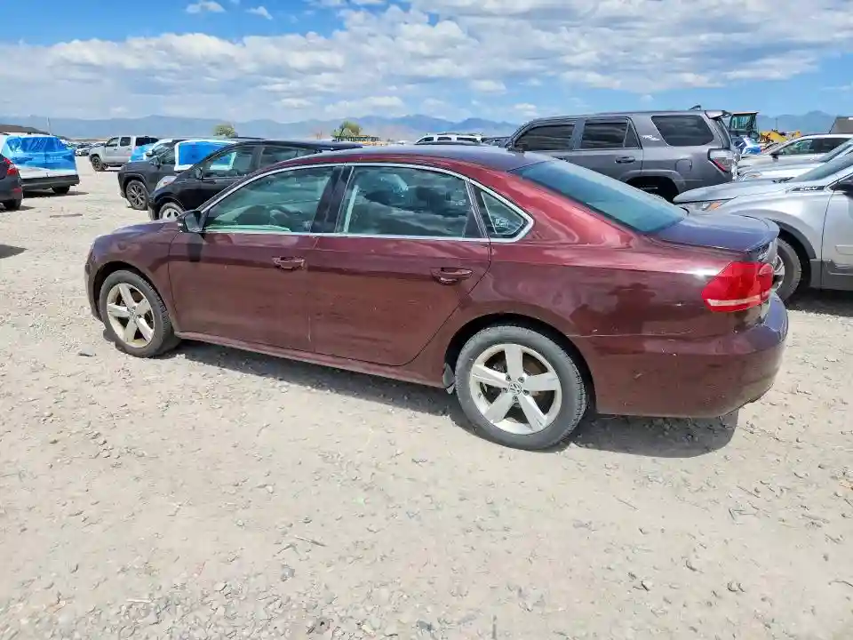 1VWBN7A38DC059195 2013 VOLKSWAGEN PASSAT-1