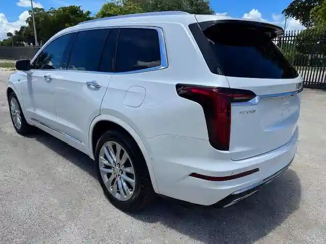 1GYKPCRS4MZ181724 2021 CADILLAC XT6-1