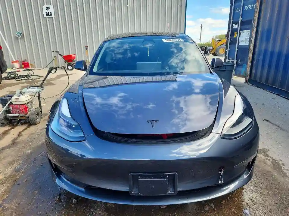5YJ3E1EB2PF392201 2023 TESLA MODEL 3-4