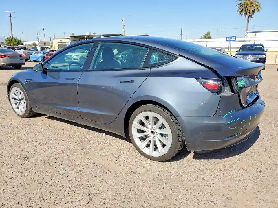 5YJ3E1EA8NF303896 2022 TESLA MODEL 3-1