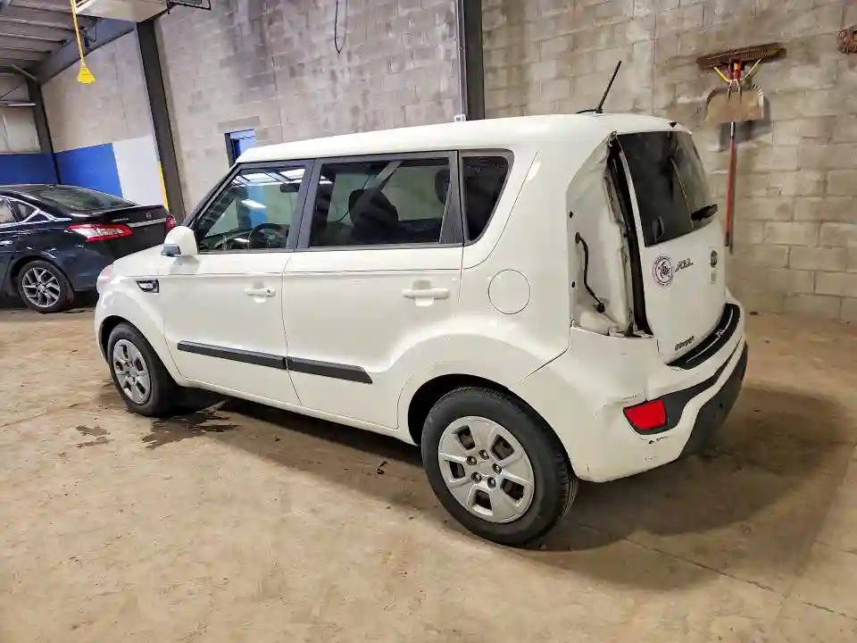 KNDJT2A54C7434984 2012 KIA SOUL-1