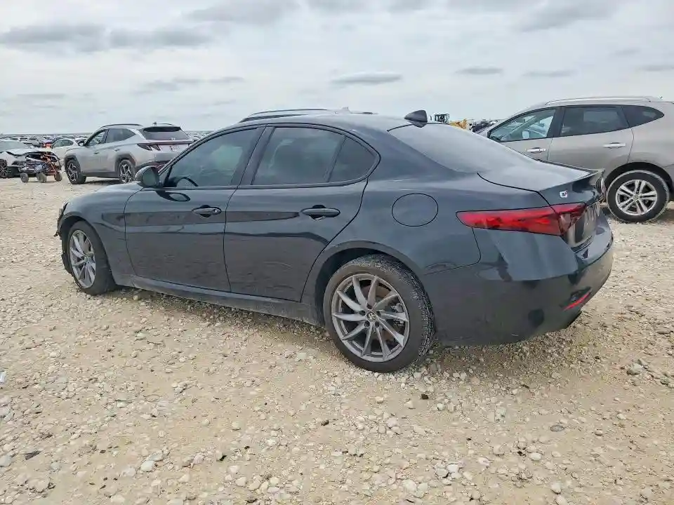 ZARFANAN2N7660186 2022 ALFA ROMEO GIULIA-1