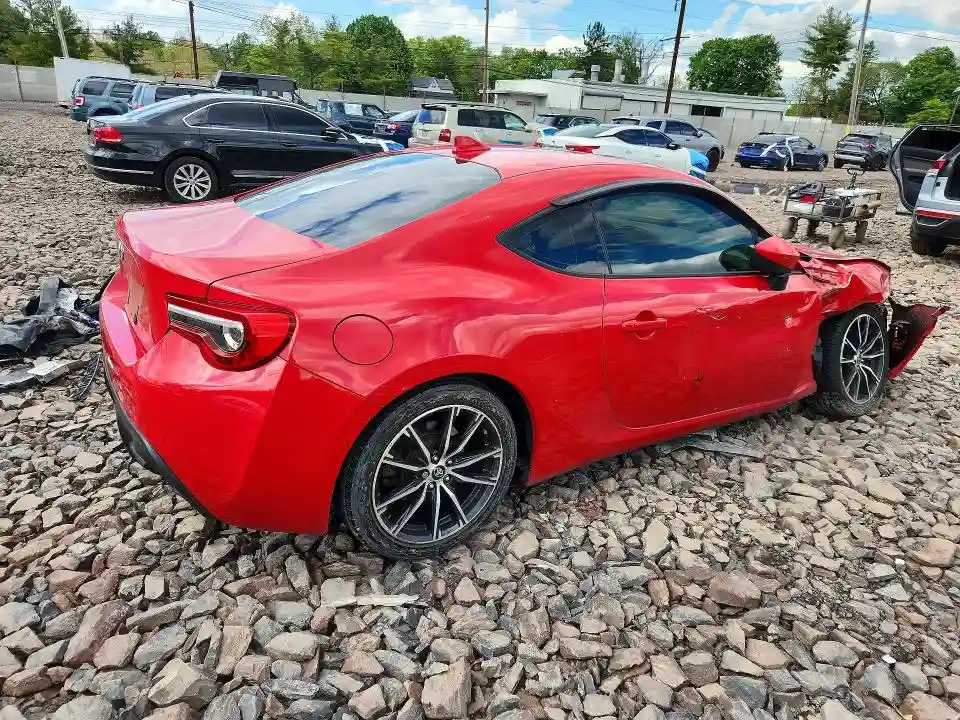 JF1ZNAA10H8703672 2017 TOYOTA 86-2