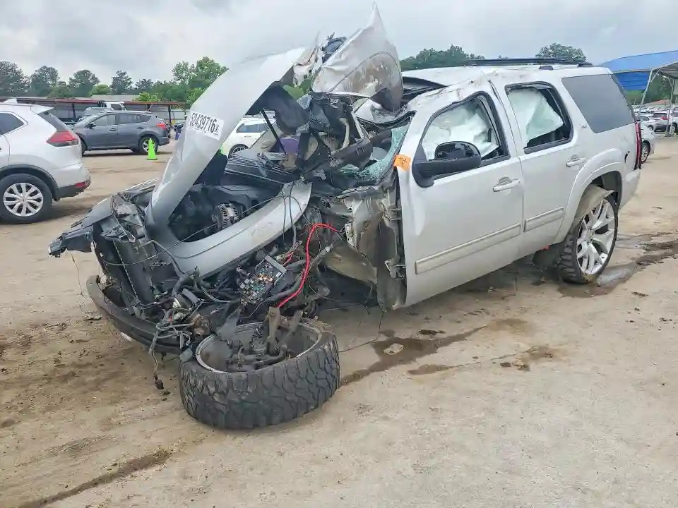 1GNUKBE0XAR173755 2010 CHEVROLET TAHOE-0