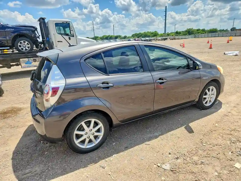 JTDKDTB38E1060714 2014 TOYOTA PRIUS-2