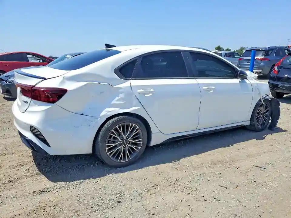 3KPF54AD1PE660991 2023 KIA FORTE GT-L-2