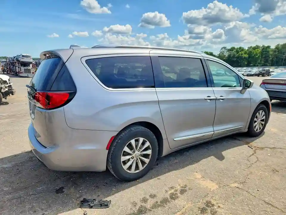 2C4RC1BG1KR731849 2019 CHRYSLER PACIFICA-2