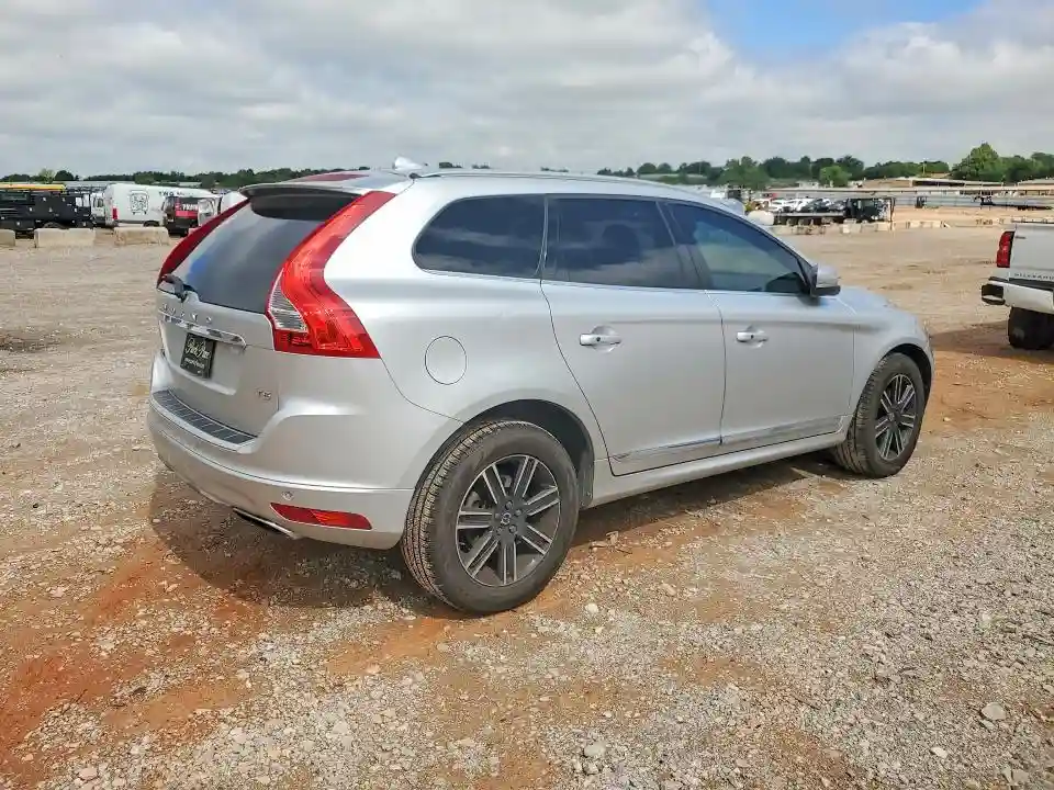YV440MDK5G2850156 2016 VOLVO XC60-2