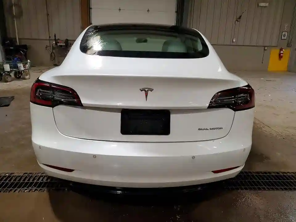 5YJ3E1EB2KF469576 2019 TESLA MODEL 3-5