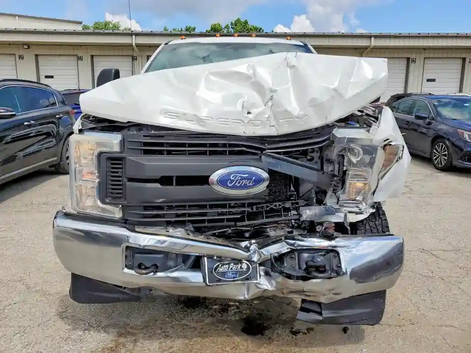 1FTBF2B67KEE71881 2019 FORD F250-4