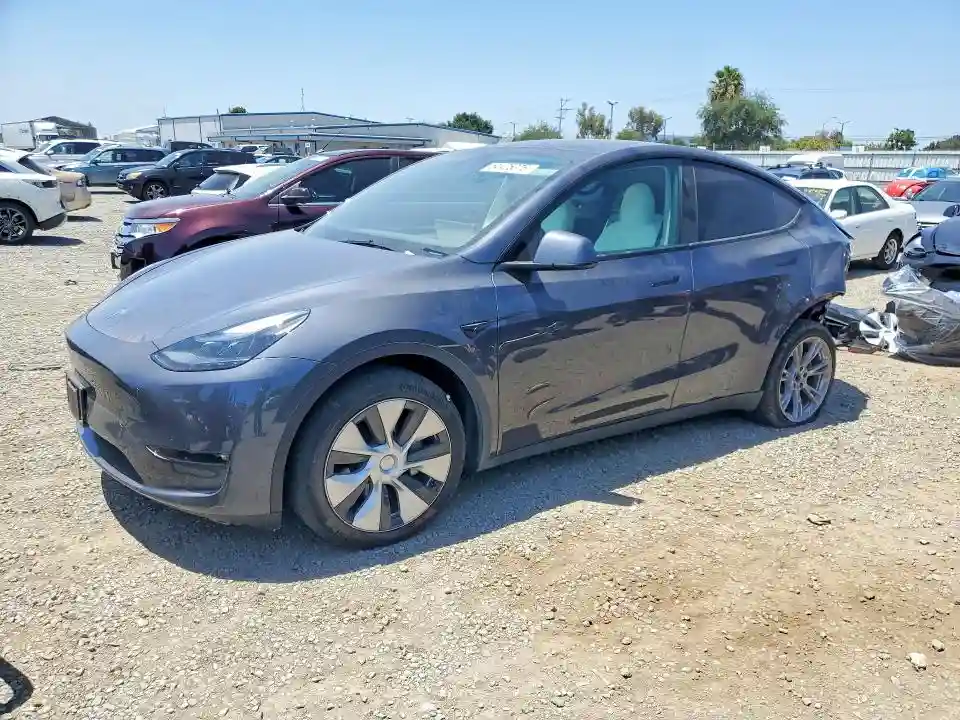7SAYGDEE9PF970339 2023 TESLA MODEL Y-0