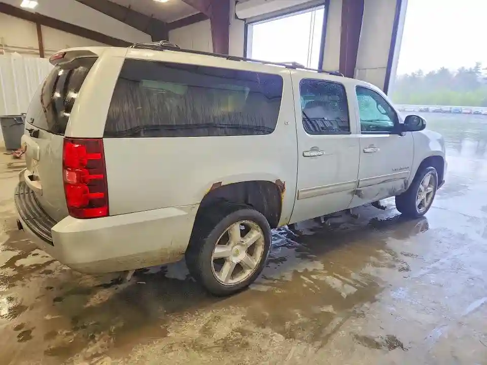 1GNSKJE74DR186049 2013 CHEVROLET SUBURBAN-2