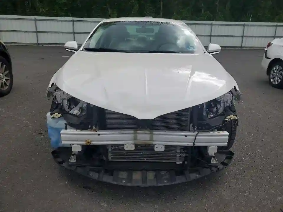 3LN6L2LU3GR633660 2016 LINCOLN MKZ-4