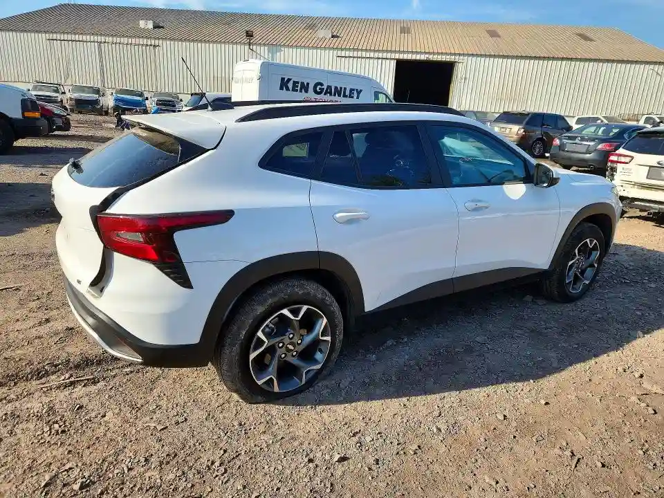 KL77LHEP7SC096086 2025 CHEVROLET TRAX-2