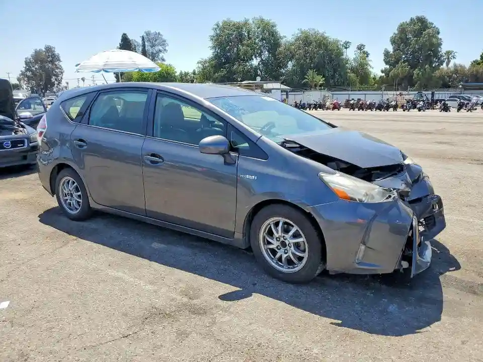 JTDZN3EU3GJ051082 2016 TOYOTA PRIUS V FO-3