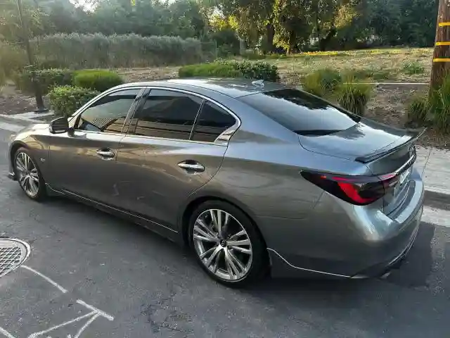 JN1EV7AP7JM362593 2018 INFINITI Q50-2