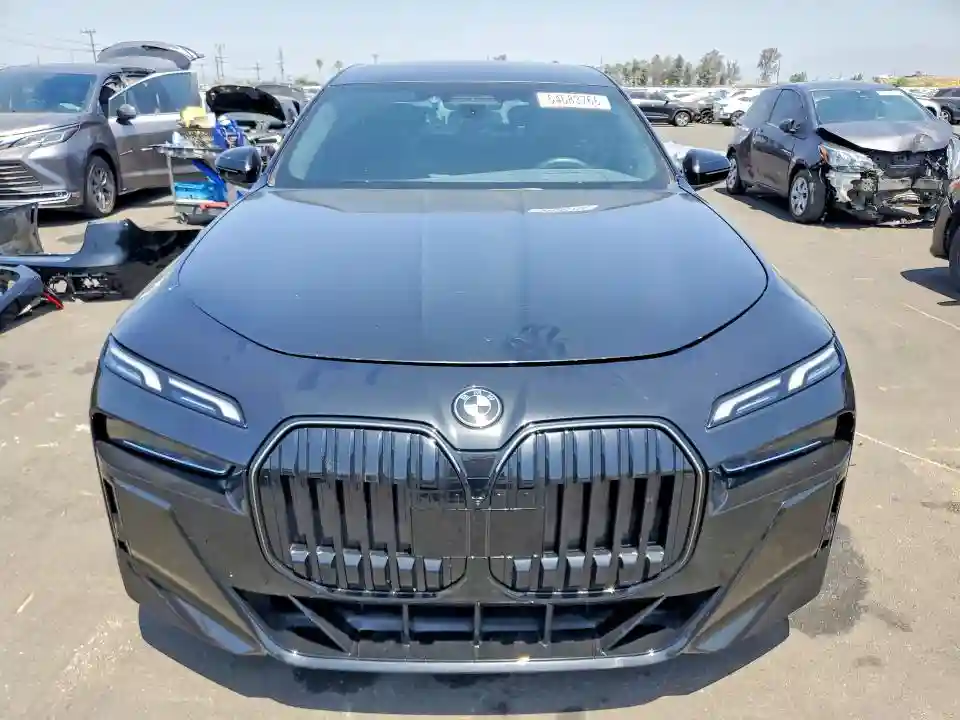 WBA23EH0XPCN13313 2023 BMW 7 SERIES-4