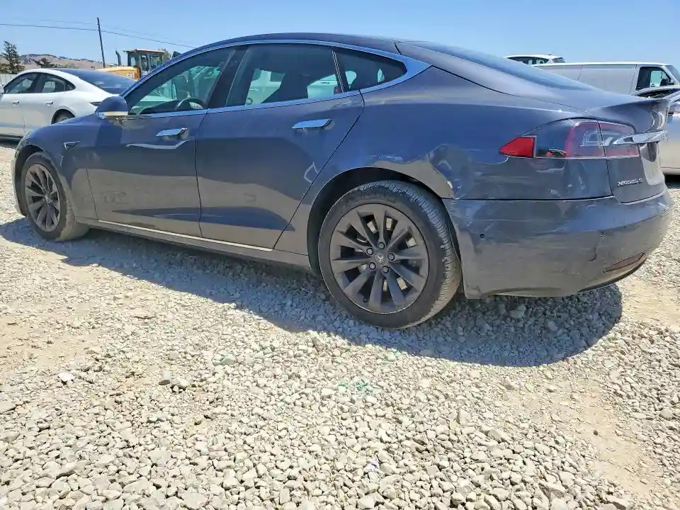 5YJSA1E28JF261207 2018 TESLA MODEL S-1